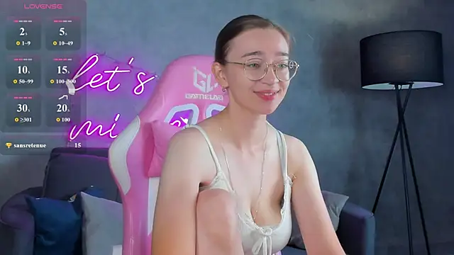Snapshot of Lucy_Green chatting on July 14, 2026, 12:54 am Lucy Green online show from July 14, 2026, 12:54 am