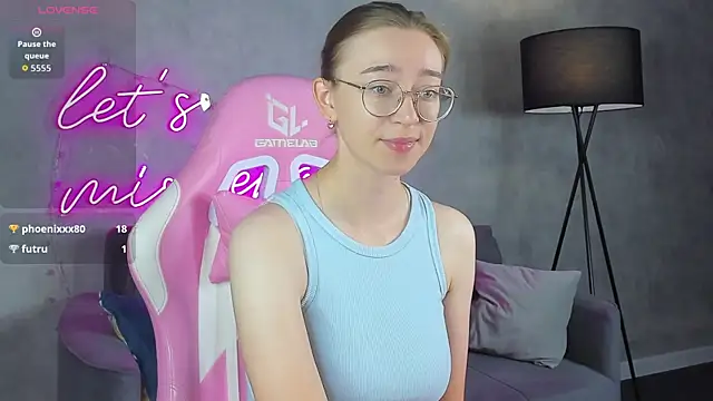 Snapshot of Lucy_Green chatting on July 5, 2026, 12:48 am Lucy Green online show from July 5, 2026, 12:48 am