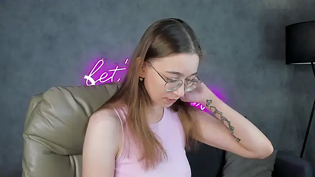 Snapshot of Lucy_Green chatting on August 2, 2026, 12:53 am Lucy Green online show from August 2, 2026, 12:53 am