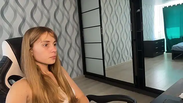 Miss Luna meow online show from June 21, 2026, 7:14 am