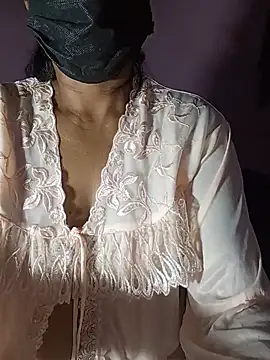 Nikini-xx online show from July 28, 2026, 6:42 pm