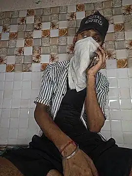hotboy076 online show from June 17, 2026, 3:33 pm