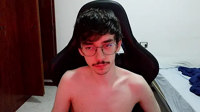Snapshot of gabrielNovin17cm chatting on August 3, 2026, 9:48 am gabrielNovin17cm online show from August 3, 2026, 9:48 am