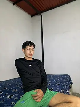 Snapshot of adri_boy chatting on June 19, 2026, 1:22 am adri boy online show from June 19, 2026, 1:22 am
