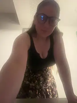-Malina- online show from June 23, 2026, 7:56 pm