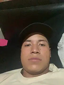 Snapshot of juanesyf chatting on June 24, 2026, 1:26 am juanesyf online show from June 24, 2026, 1:26 am