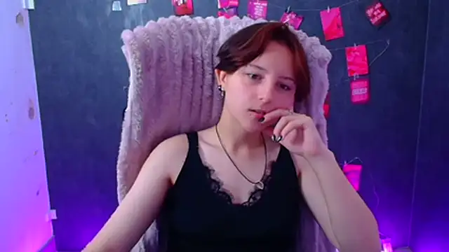 Dilara Kiss  online show from July 21, 2026, 11:33 am