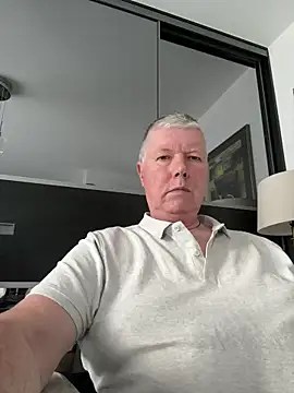 Snapshot of cumboy chatting on April 13, 2026, 9:46 am cumboy online show from April 13, 2026, 9:46 am