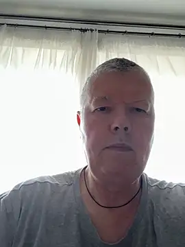 Snapshot of cumboy chatting on May 5, 2026, 6:38 am cumboy online show from May 5, 2026, 6:38 am