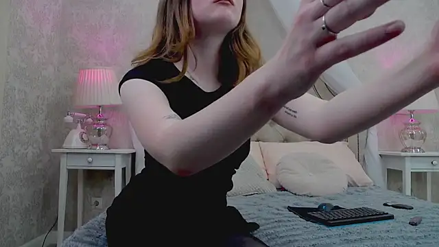 ClaireFlowers online show from June 28, 2026, 1:39 pm