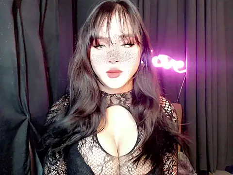 ExpensiveTiffanyxx online show from July 16, 2026, 10:45 am