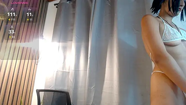 Snapshot of Sophie_Mcgreen chatting on July 6, 2026, 8:44 pm Sophie Mcgreen online show from July 6, 2026, 8:44 pm