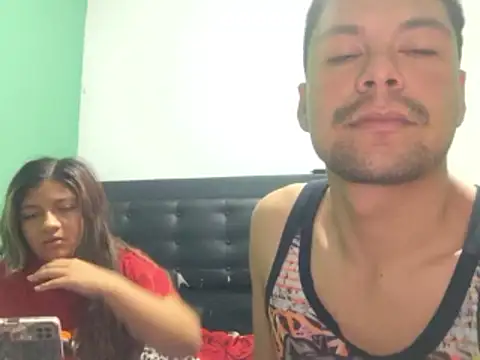 Snapshot of Axel_and_hazel101089 chatting on June 18, 2026, 9:31 pm Axel and hazel101089 online show from June 18, 2026, 9:31 pm