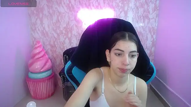 KiaraStar ch online show from July 8, 2026, 1:23 pm