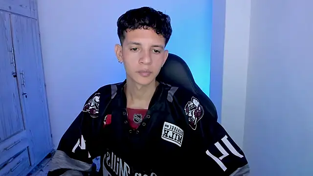 tylerrnova online show from July 2, 2026, 3:23 am