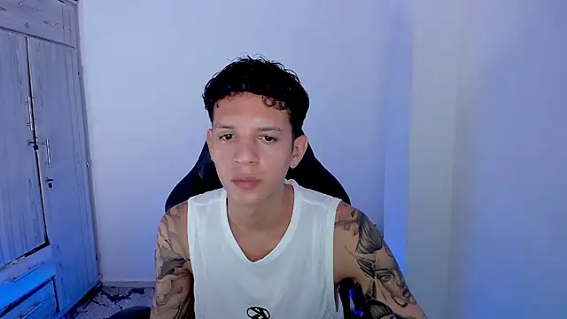 tylerrnova online show from July 14, 2026, 2:16 am