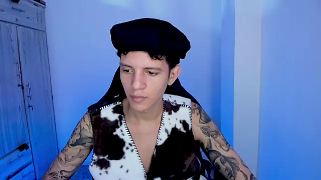 tylerrnova online show from July 25, 2026, 3:25 am