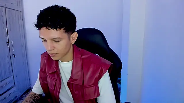 tylerrnova online show from July 12, 2026, 4:57 am