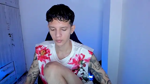 tylerrnova online show from July 6, 2026, 3:46 am
