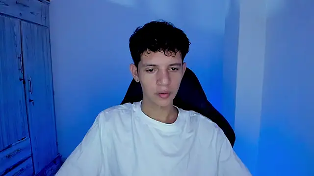 tylerrnova online show from July 26, 2026, 3:35 am