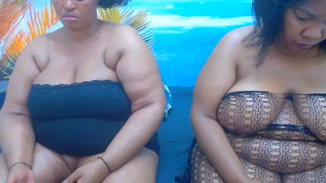 CURVYELEGANCExxx online show from July 25, 2026, 2:23 pm