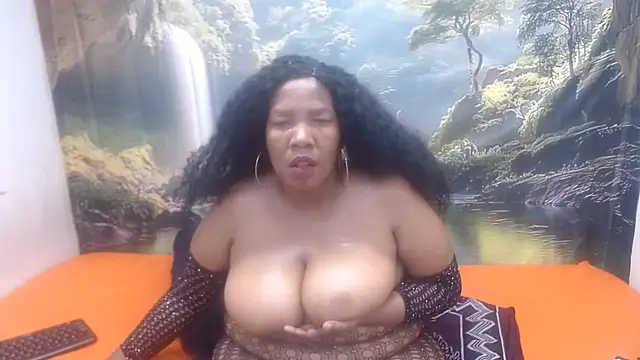CURVYELEGANCExxx online show from July 10, 2026, 3:23 pm