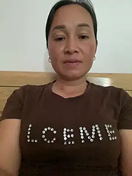 Snapshot of Loly_hana chatting on July 5, 2026, 6:31 am Loly hana online show from July 5, 2026, 6:31 am