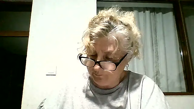 Snapshot of NoraMelow chatting on August 3, 2026, 6:58 pm NoraMelow online show from August 3, 2026, 6:58 pm