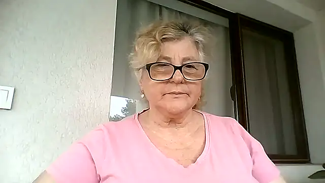 Snapshot of NoraMelow chatting on August 9, 2026, 5:57 am NoraMelow online show from August 9, 2026, 5:57 am