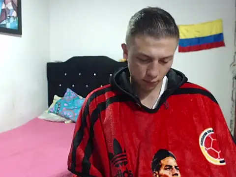 Snapshot of Stiiveen777 chatting on June 26, 2026, 10:32 am Stiiveen777 online show from June 26, 2026, 10:32 am
