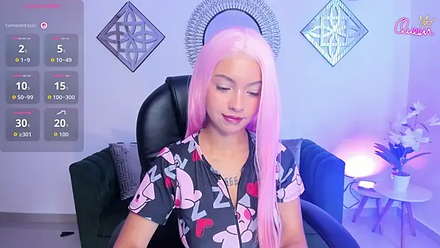 Snapshot of Honeyy_Taylor chatting on July 20, 2026, 6:54 pm Honeyy Taylor online show from July 20, 2026, 6:54 pm