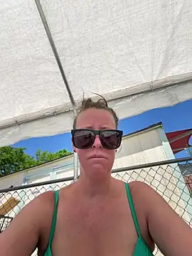 Snapshot of cookinmommy chatting on June 17, 2026, 6:51 pm cookinmommy online show from June 17, 2026, 6:51 pm