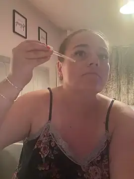 Snapshot of Bustygem_ chatting on July 17, 2026, 10:29 pm Bustygem online show from July 17, 2026, 10:29 pm