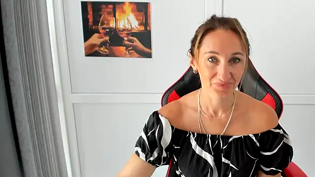 LilyDreamm online show from August 5, 2026, 6:40 am