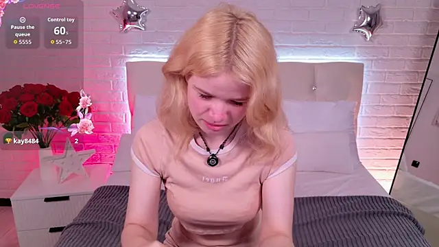 ChloeWells online show from July 9, 2026, 3:40 am