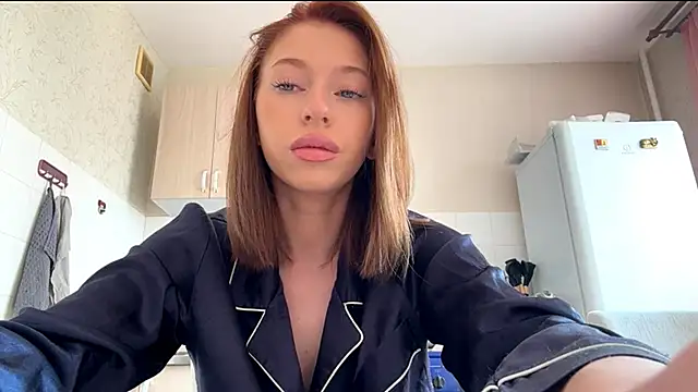 LilyBIoom online show from June 20, 2026, 4:17 am