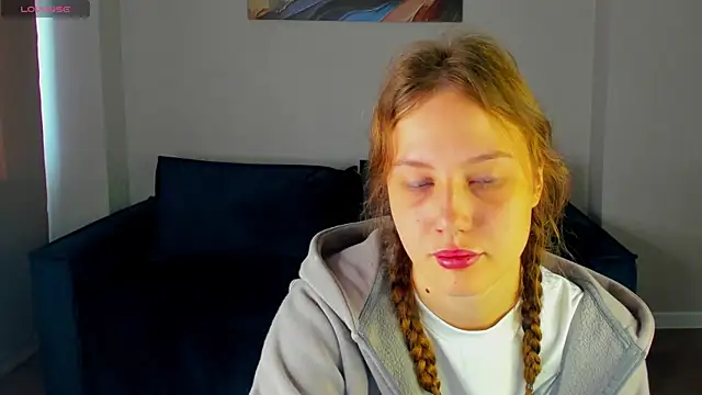 Vanessa Sinclairr online show from August 3, 2026, 1:25 am