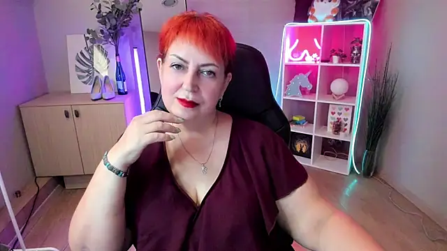 Joana Woods online show from July 10, 2026, 8:36 am