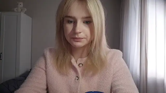 BloomMoon online show from July 12, 2026, 4:41 pm