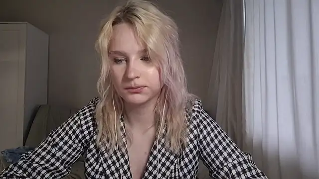 BloomMoon online show from June 30, 2026, 12:16 pm