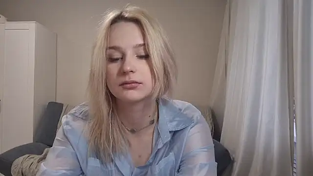 BloomMoon online show from June 22, 2026, 12:35 pm