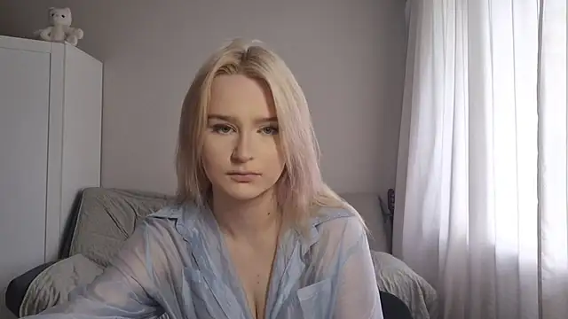 BloomMoon online show from July 20, 2026, 12:51 pm