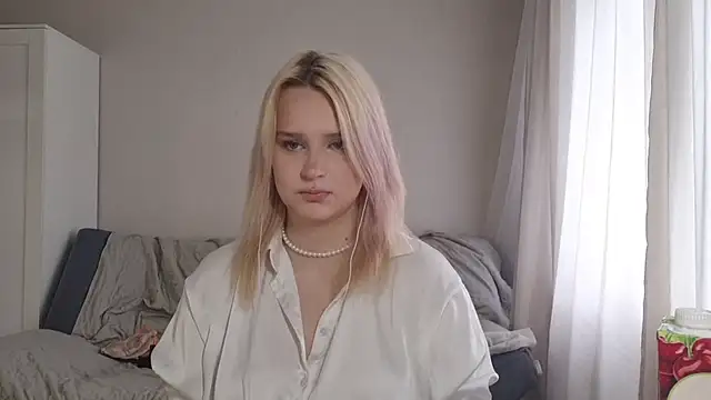 BloomMoon online show from July 2, 2026, 10:43 am
