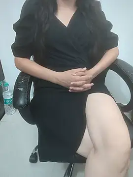 sushmita0 online show from July 28, 2026, 3:21 pm