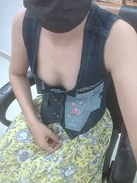 sushmita0 online show from June 19, 2026, 2:01 pm