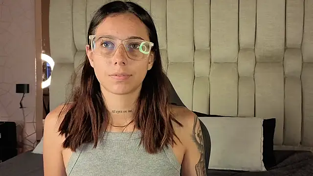 TinyVelvet online show from June 22, 2026, 3:25 am