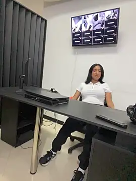 Julieta Vegaax online show from June 19, 2026, 3:12 am