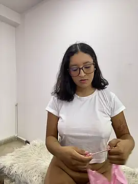 Julieta Vegaax online show from July 12, 2026, 7:37 pm