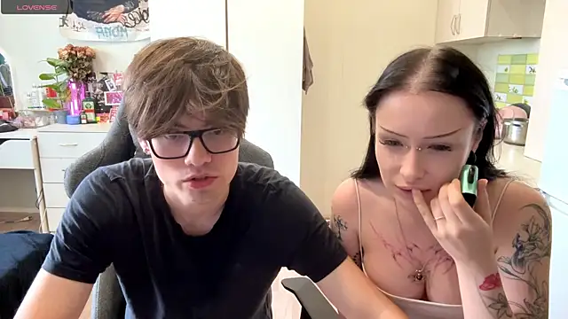 JadeNoiiir online show from June 27, 2026, 11:16 am