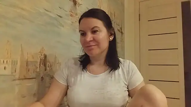 Lauralison online show from July 11, 2026, 8:31 pm